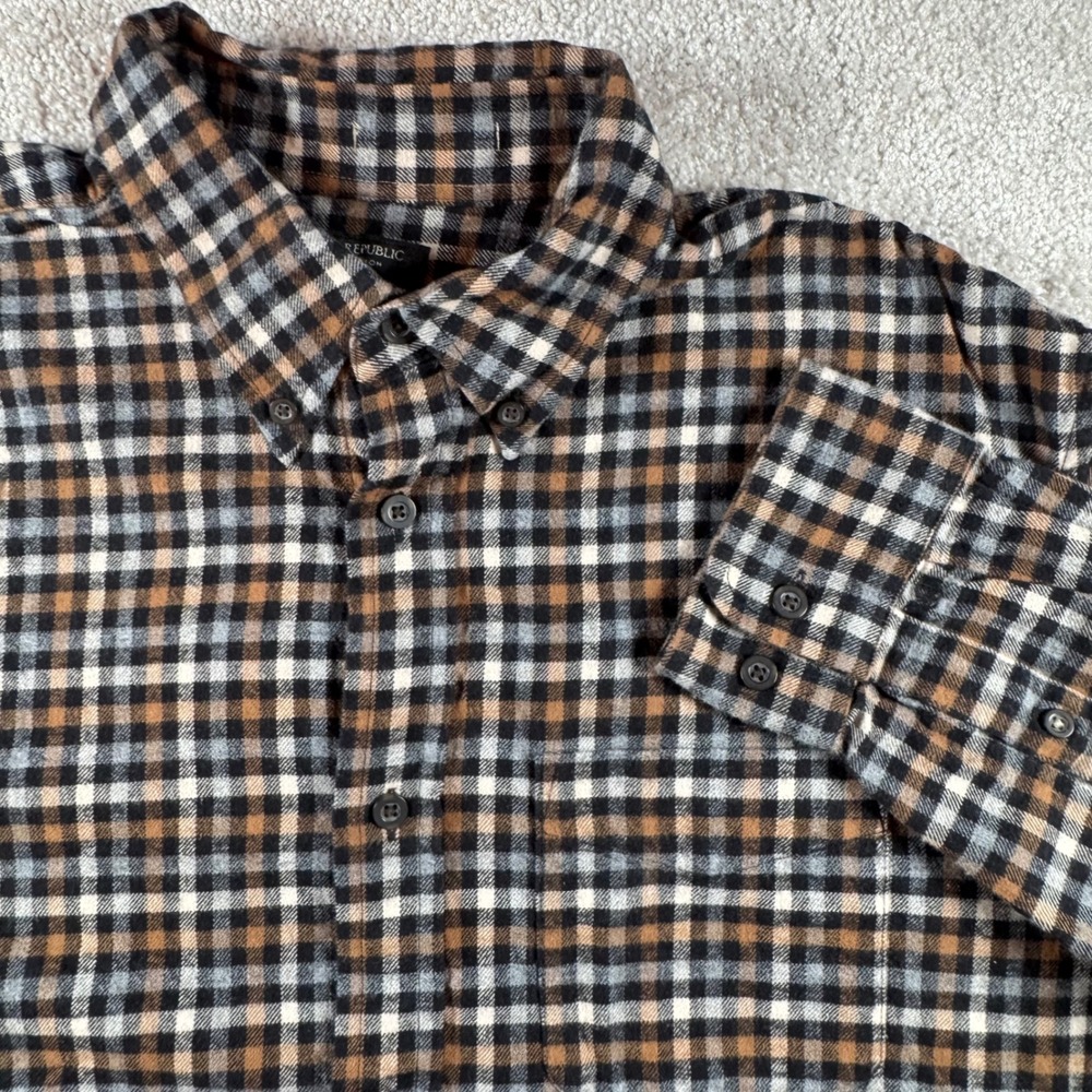 Banana Republic Organic Cotton Flannel Shirt Mens L Brown Black Plaid Standard